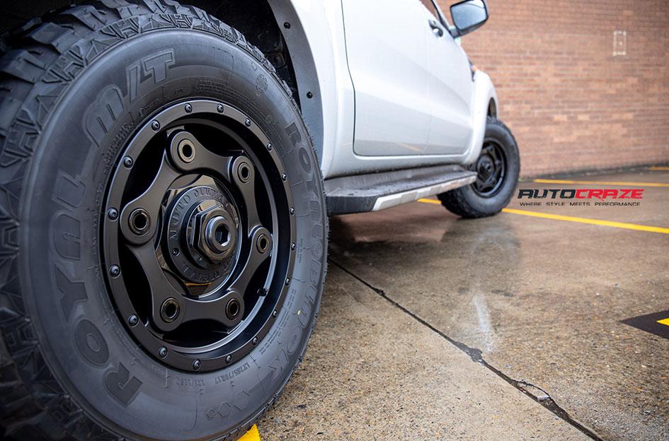 FORD RANGER MO977 BLACK OUT